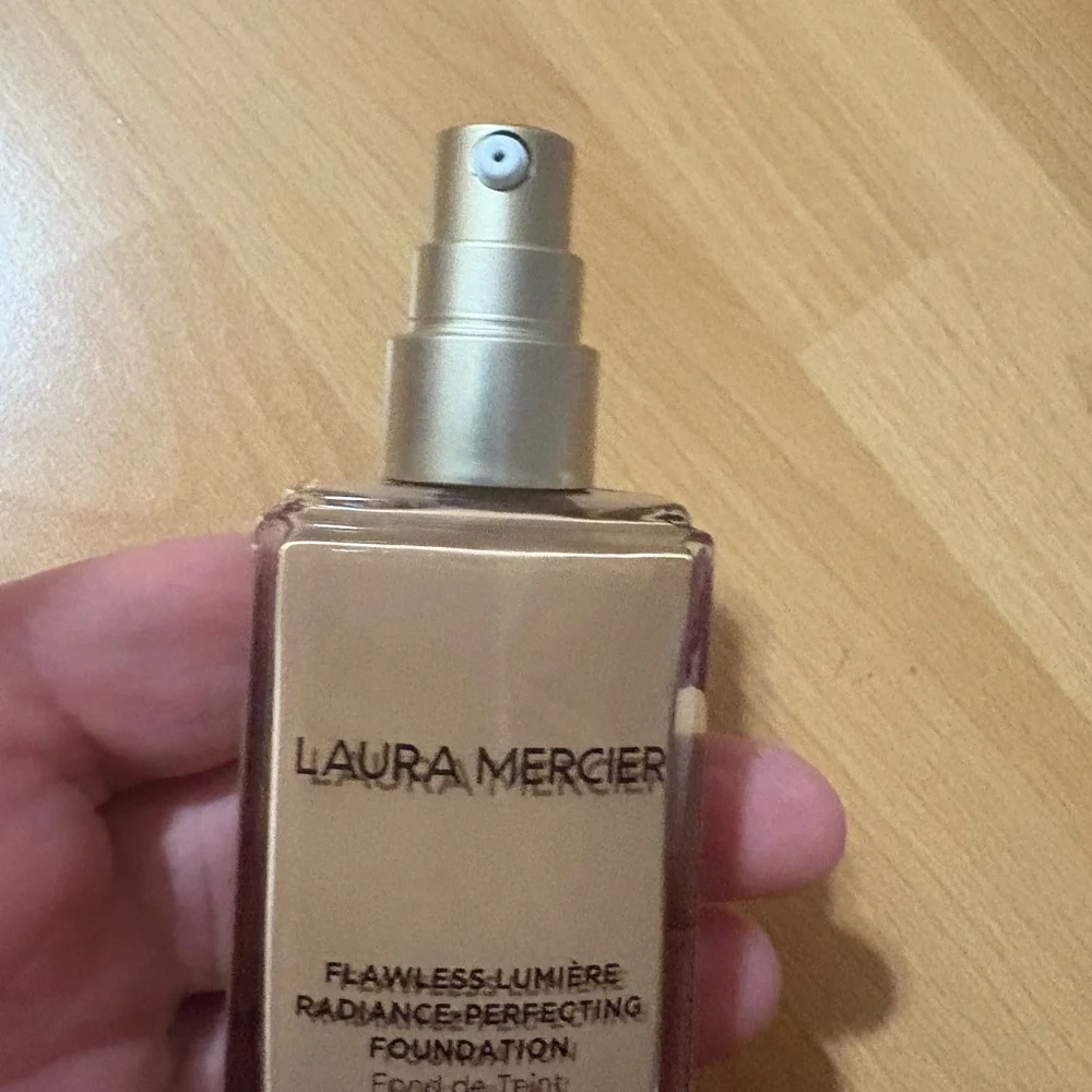 Laura Mercier Flawless Lumière Radiance-Perfecting Foundation In 3N1 BUFF New.